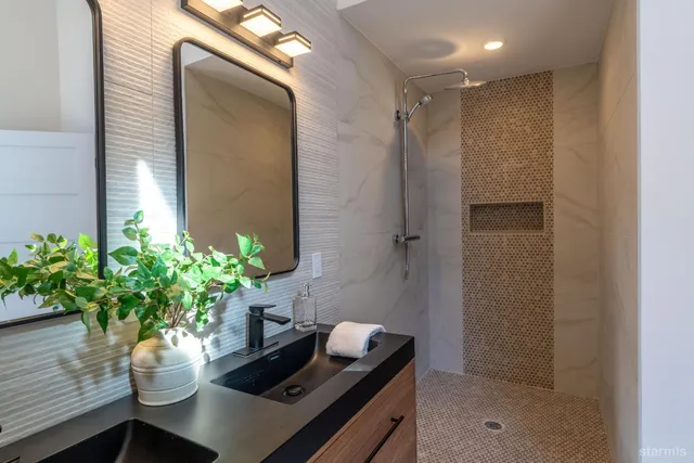 $1,160,000 | 1101 Sonora Avenue, South Lake Tahoe, CA 96150