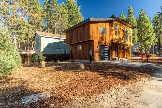 $1,160,000 | 1101 Sonora Avenue, South Lake Tahoe, CA 96150