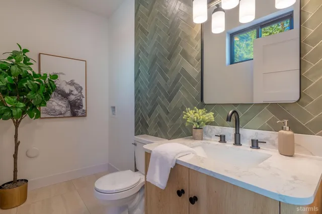 $1,160,000 | 1101 Sonora Avenue, South Lake Tahoe, CA 96150