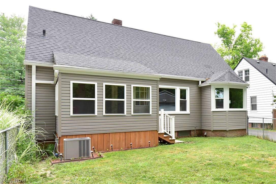 1380 Dorsh Road Cleveland, OH 44121 - Photo 13 of 31 Gallery Image 13