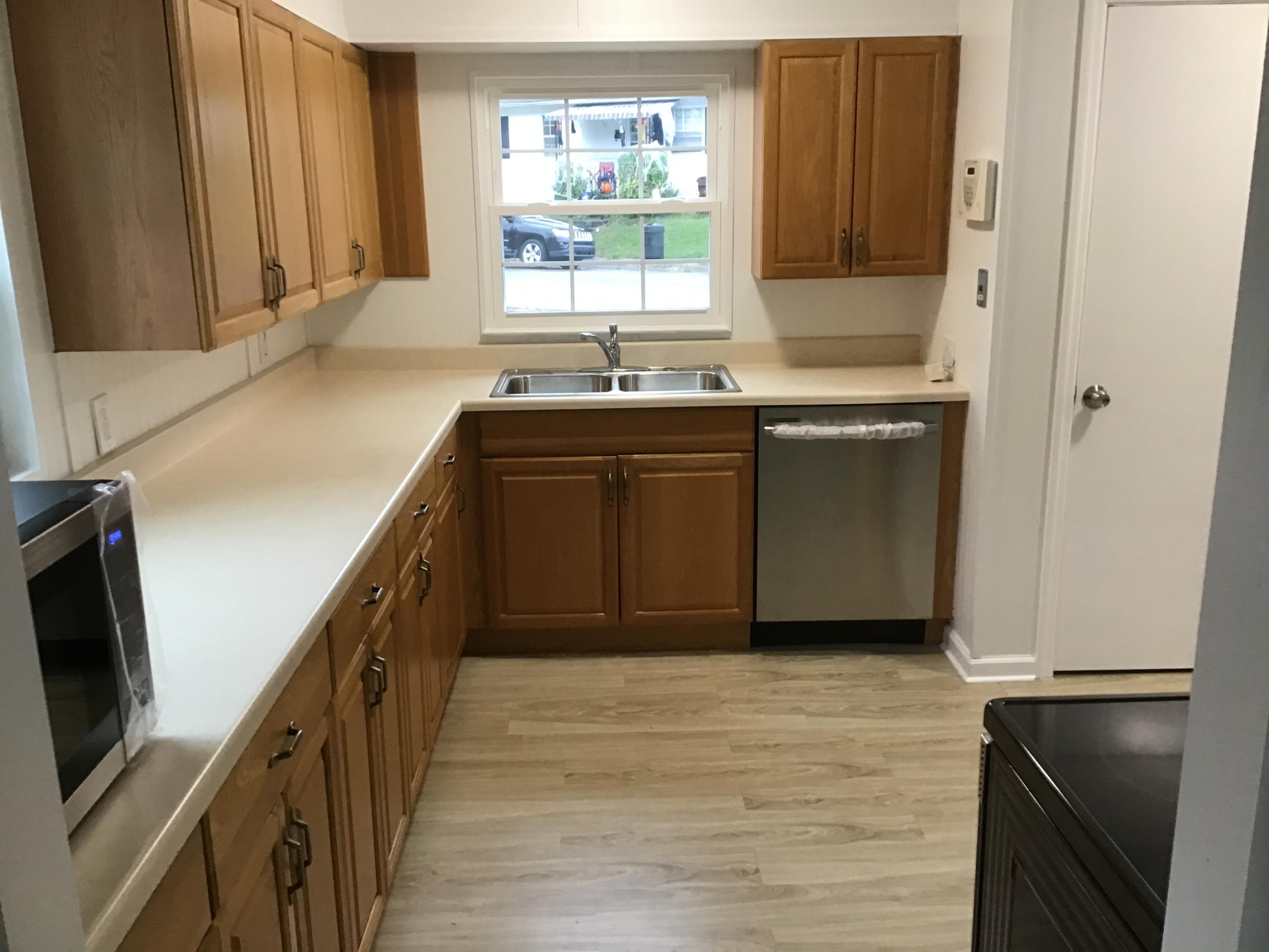 106 West Newcomb Road Oak Ridge, TN 37830 - Photo 3 of 13 image 5