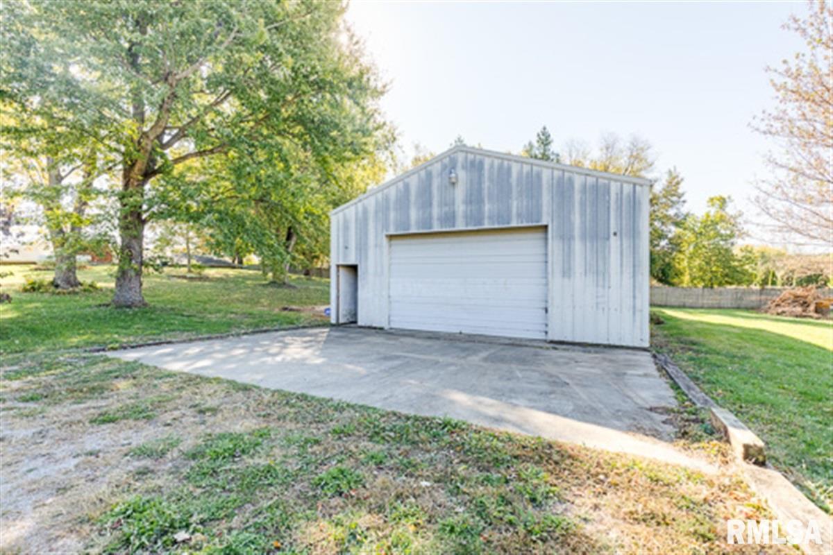 5943 Prairie School Road Riverton, IL 62561 - Photo 20 of 28
