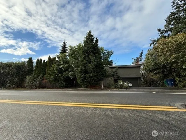 $224,900 | 17431 Ambaum Boulevard South, Unit B12, Seattle, WA 98148