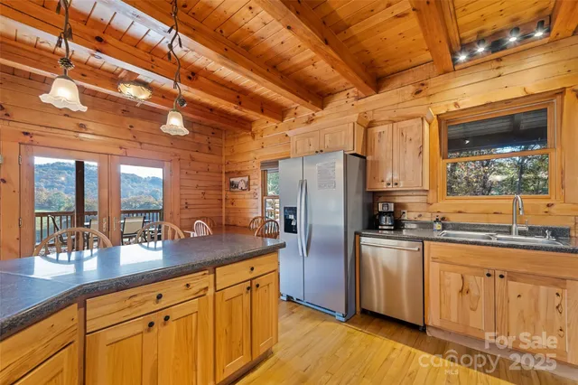 $785,000 | 207 Longridge Lane, Waynesville, NC 28785