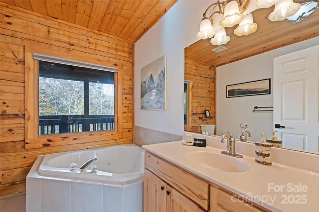 $785,000 | 207 Longridge Lane, Waynesville, NC 28785