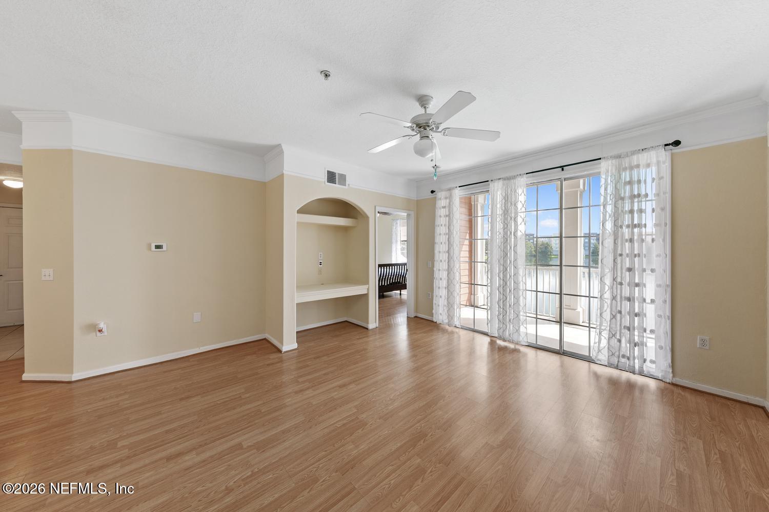 8550 Touchton Road, Unit 1124 Jacksonville, FL 32216 - Photo 10 of 29 desk and sliders