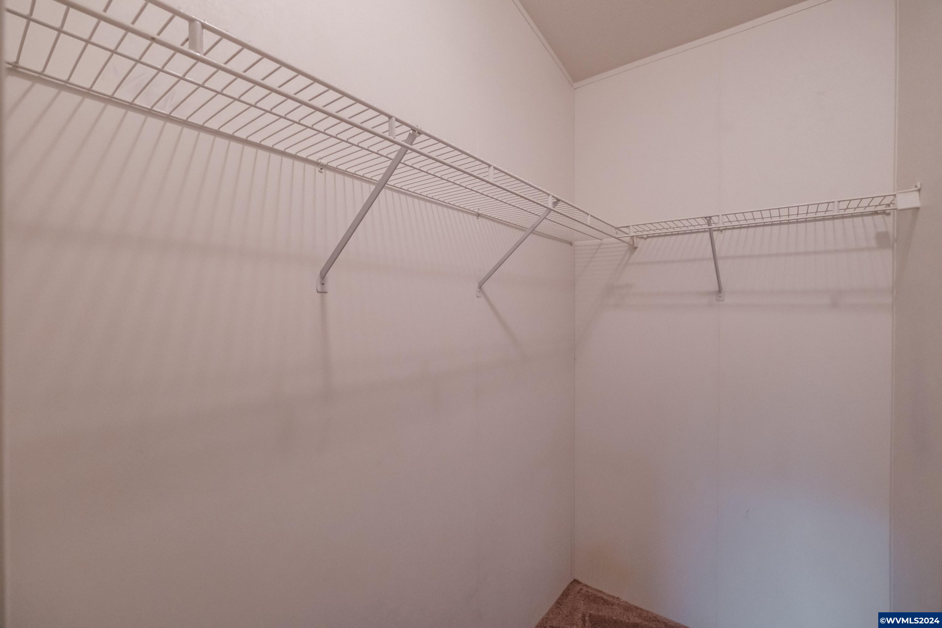 3346 Sunnyview Road Northeast, Unit 19 Salem, OR 97301 - Photo 13 of 34 Gallery Image 13