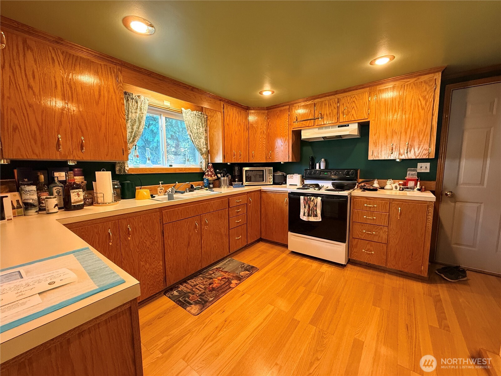 2911 122nd Street Southwest Everett, WA 98204 - Photo 11 of 22