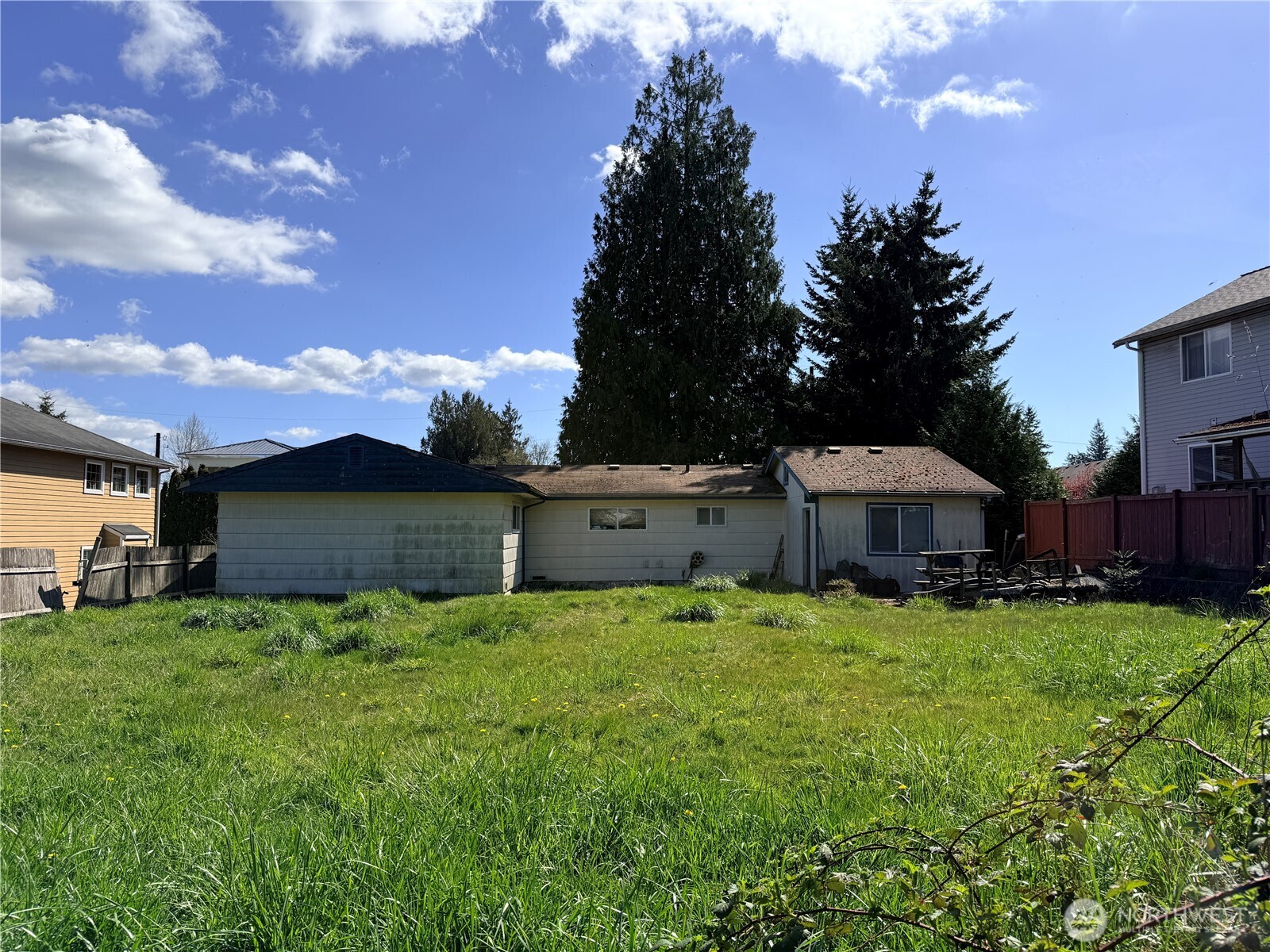 2911 122nd Street Southwest Everett, WA 98204 - Photo 2 of 22