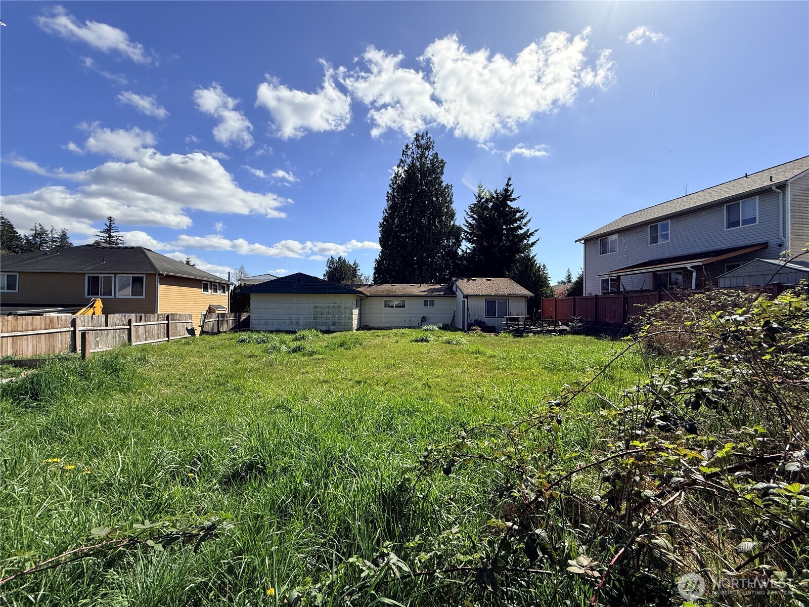 2911 122nd Street Southwest Everett, WA 98204 - Photo 3 of 22