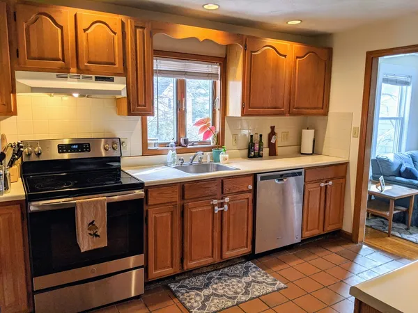$3,000 | 31 Shean Road, Unit 2, Belmont, MA 02478