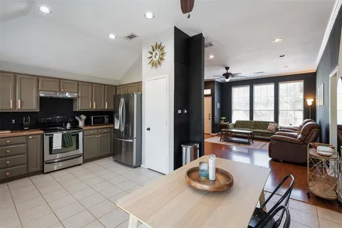 $314,999 | 304 West Windsor Drive, Denton, TX 76207