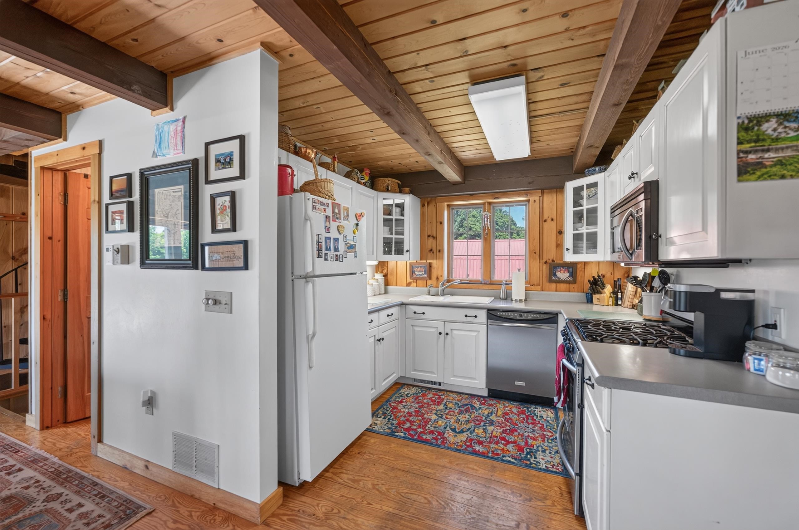 389 Boyd Hill Road Wilmington, VT 05363 - Photo 8 of 31
