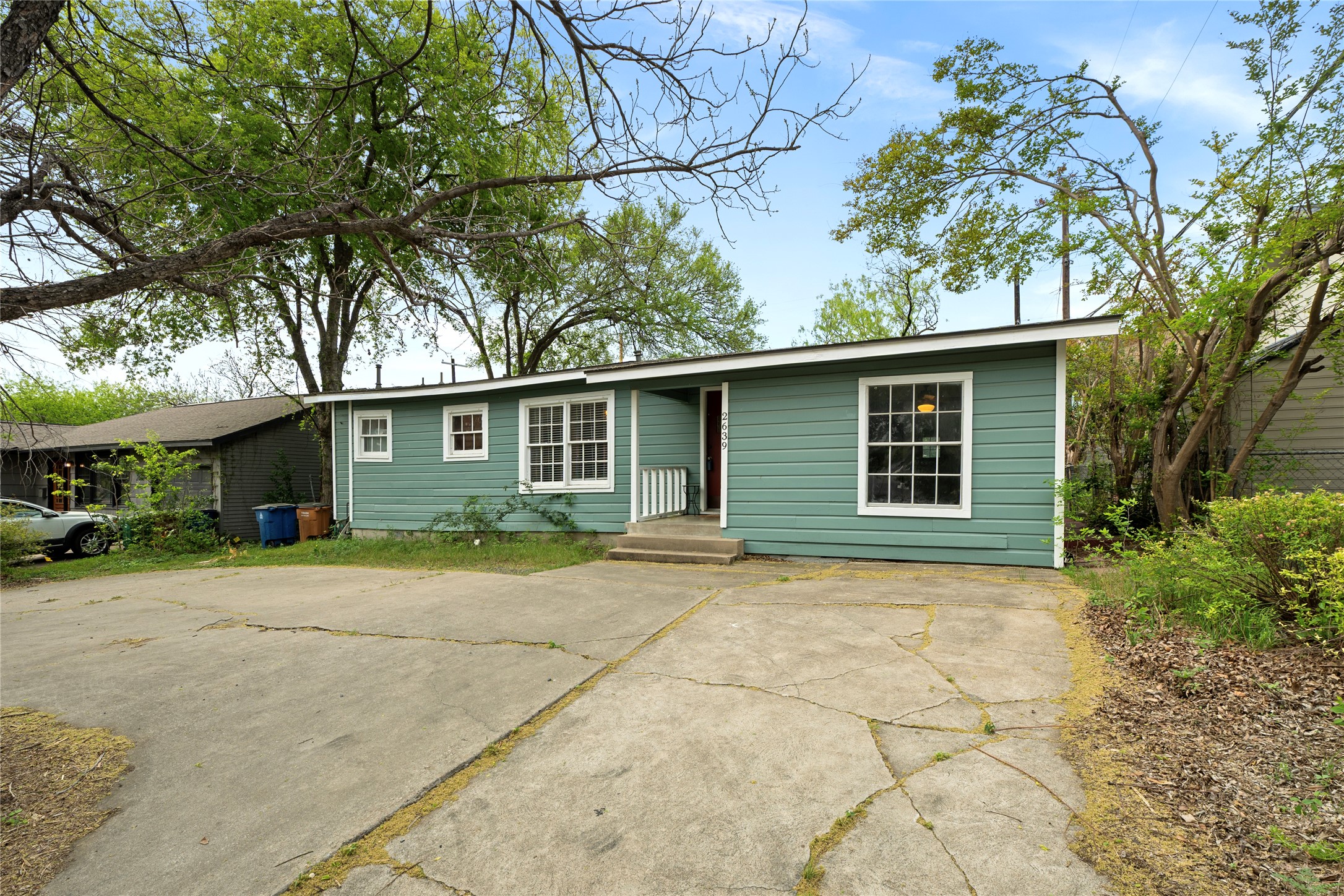 2639 West 45th Street Austin, TX 78731 - Photo 2 of 29 View of ranch-style house