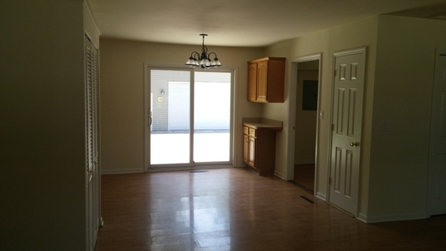 121 East Oltendorf Road Streamwood, IL 60107 - Photo 3 of 12