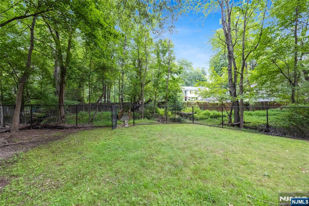 254 Ruckman Avenue Hillsdale, NJ 07642 - Photo 35 of 40 Gallery Image 35