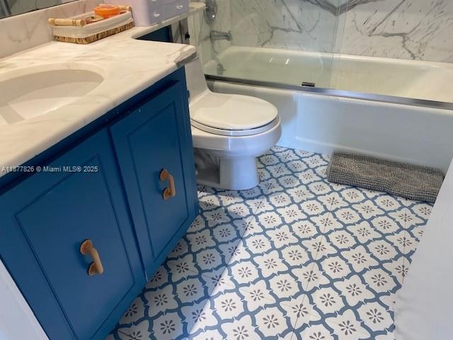 199 Ocean Ln Drive, Unit 707 Key Biscayne, FL 33149 - Photo 14 of 24 a bathroom with a sink and a toilet