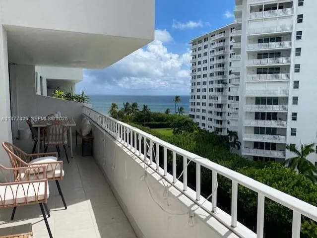 $5,300 | 199 Ocean Ln Drive, Unit 707, Key Biscayne, FL 33149