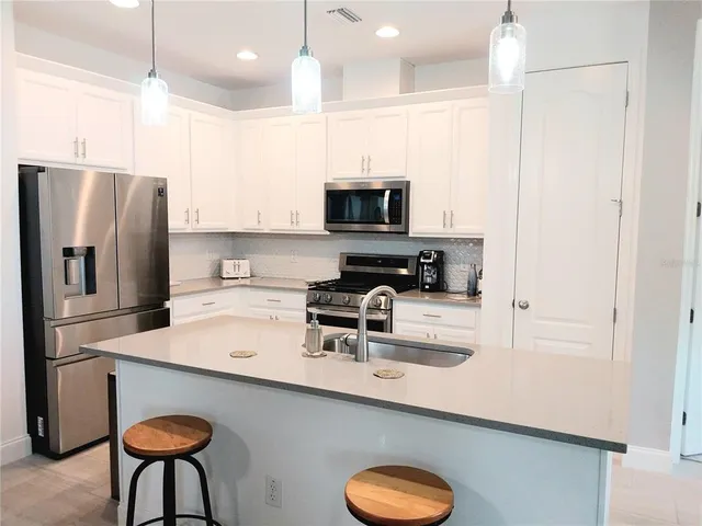 $3,200 | 10102 Carnoustie Place, Bradenton, FL 34211