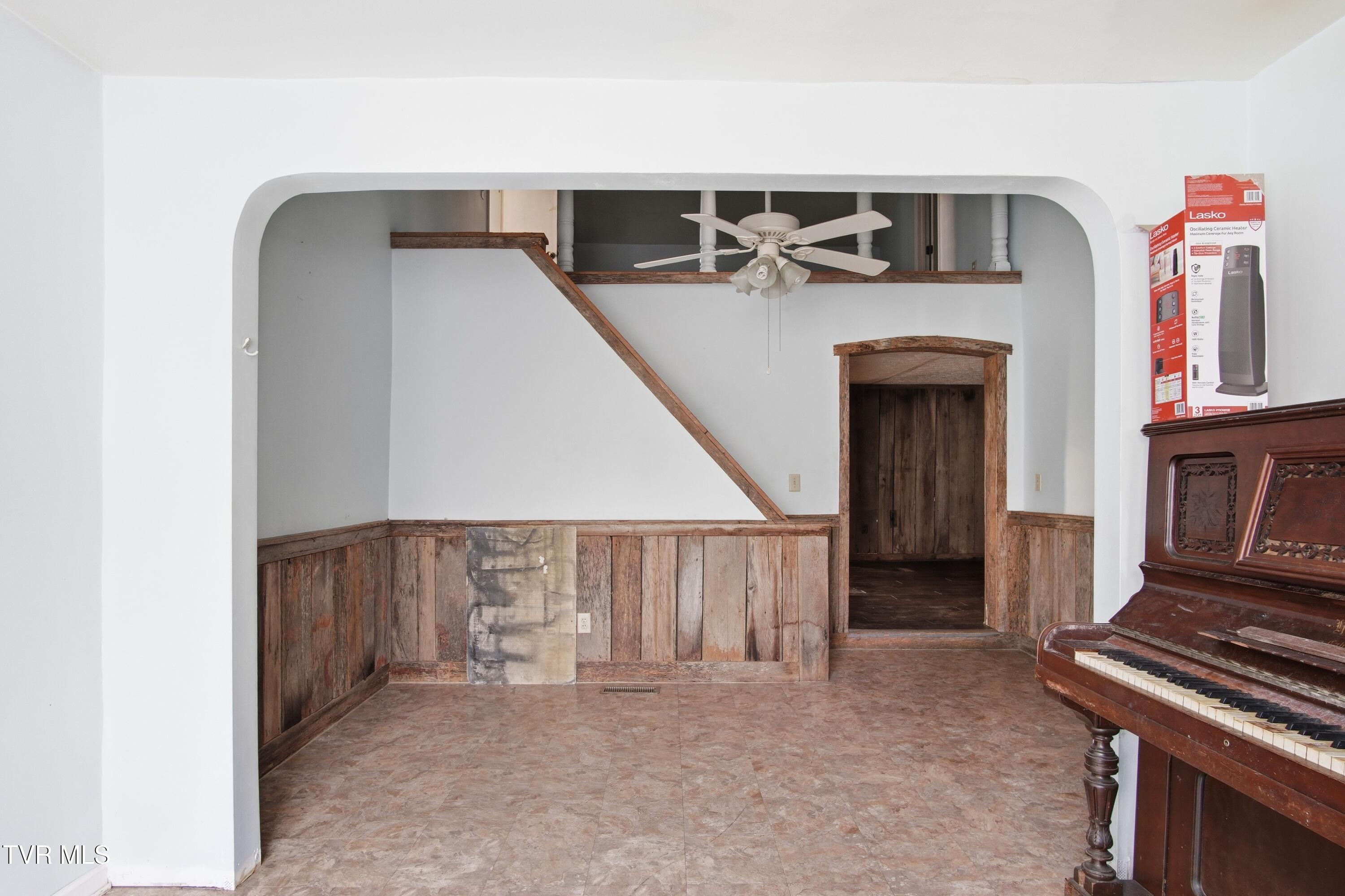 380 Oak Grove Road Gray, TN 37615 - Photo 11 of 39 DSC00046