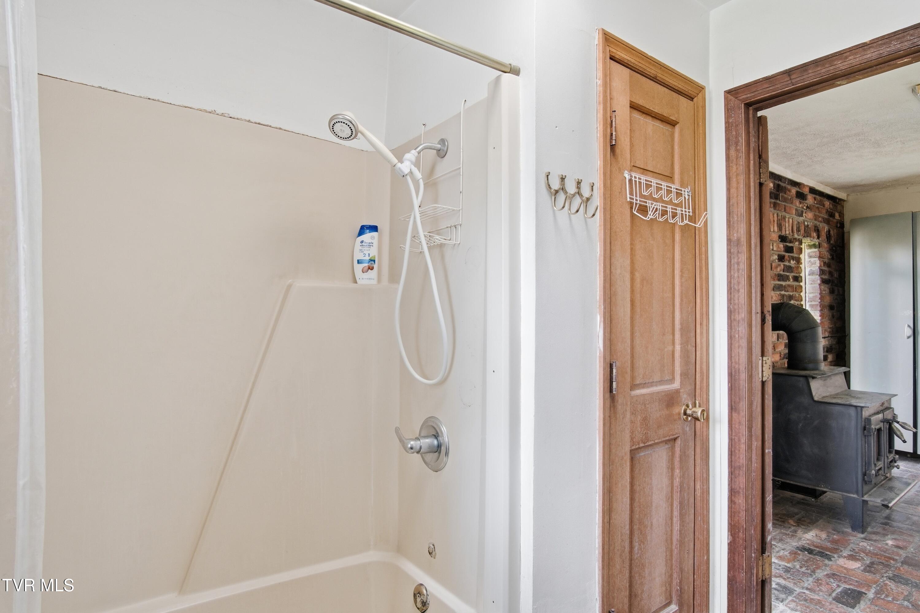 380 Oak Grove Road Gray, TN 37615 - Photo 20 of 39 DSC00010