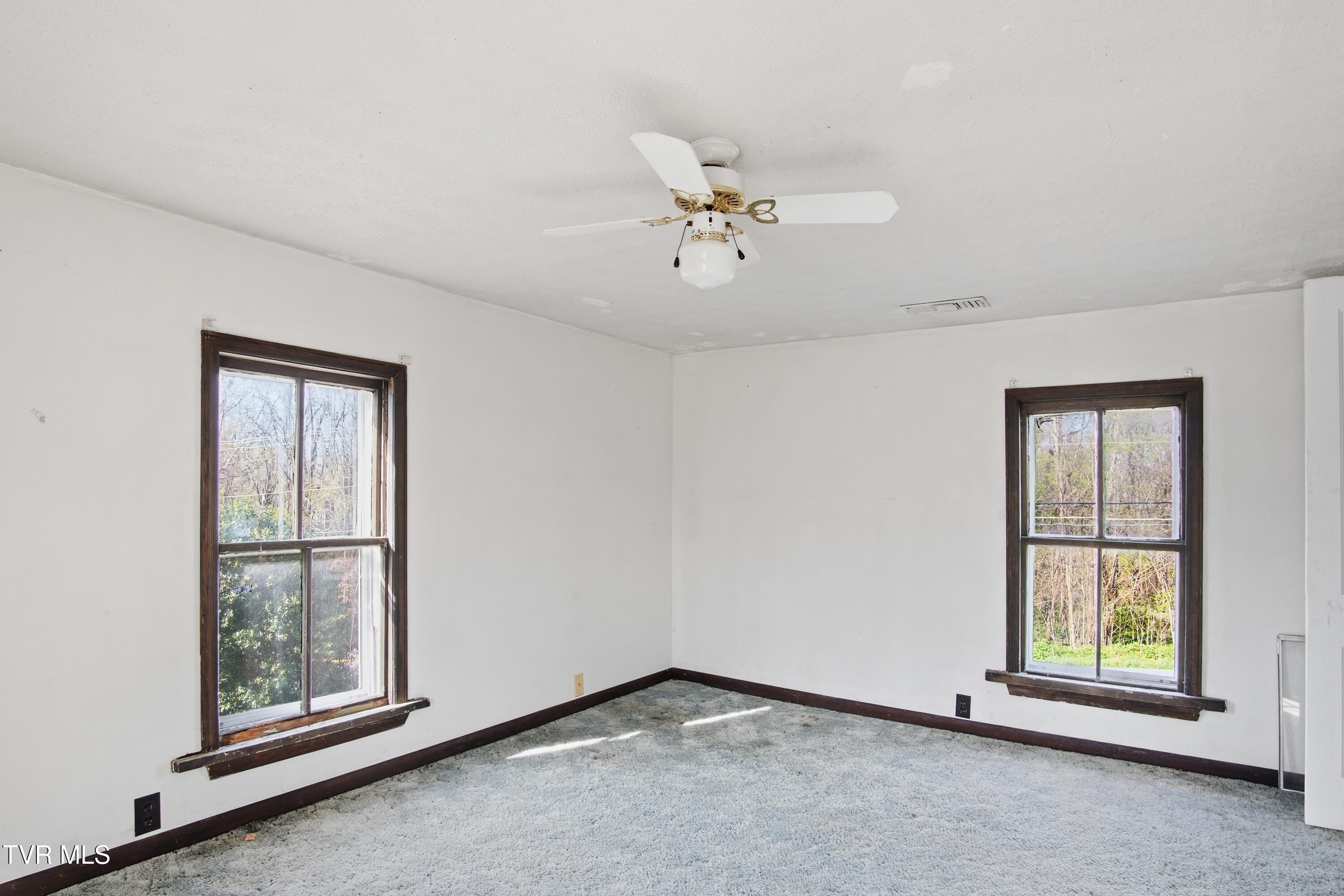 380 Oak Grove Road Gray, TN 37615 - Photo 24 of 39 DSC00067