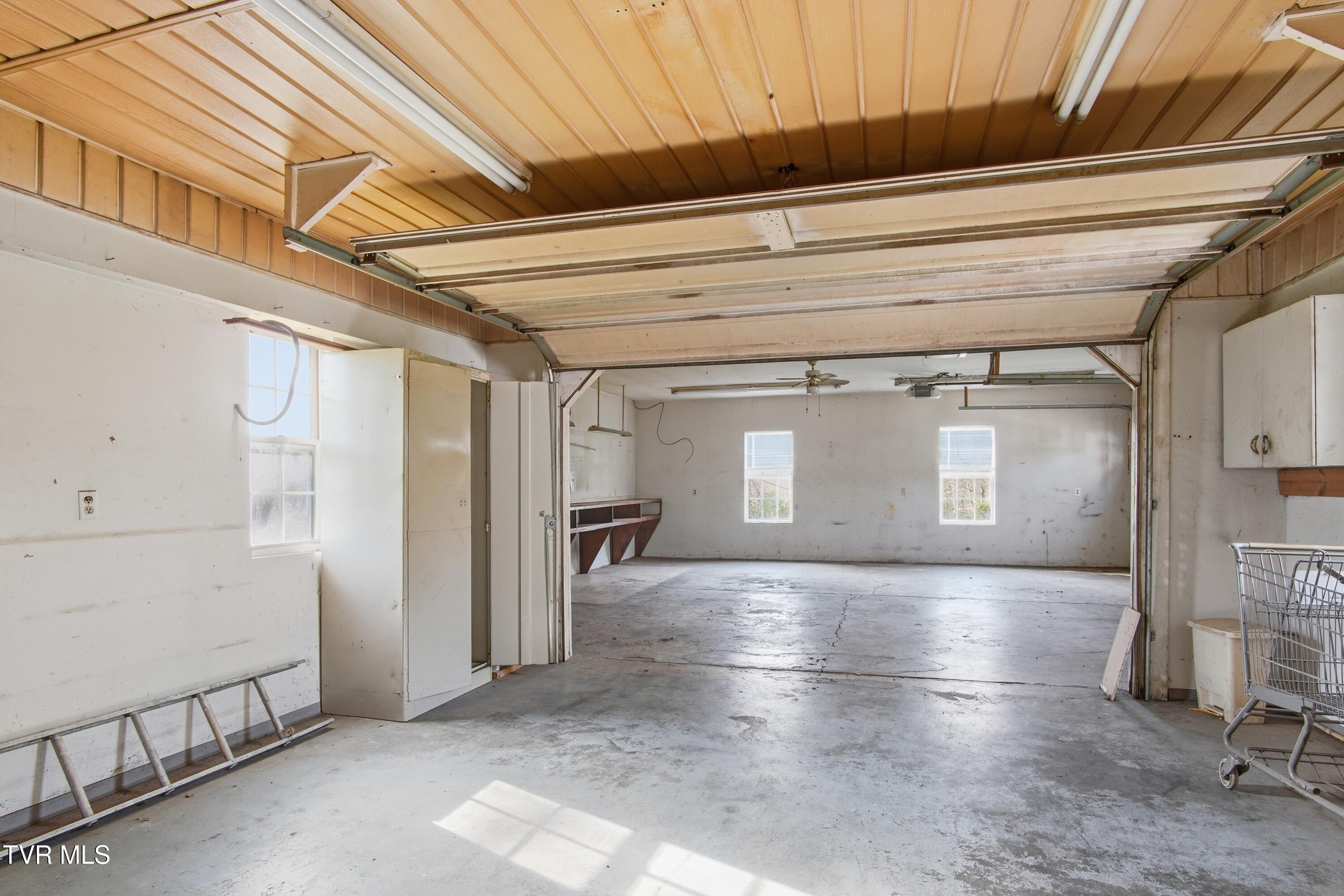 380 Oak Grove Road Gray, TN 37615 - Photo 32 of 39 DSC00052