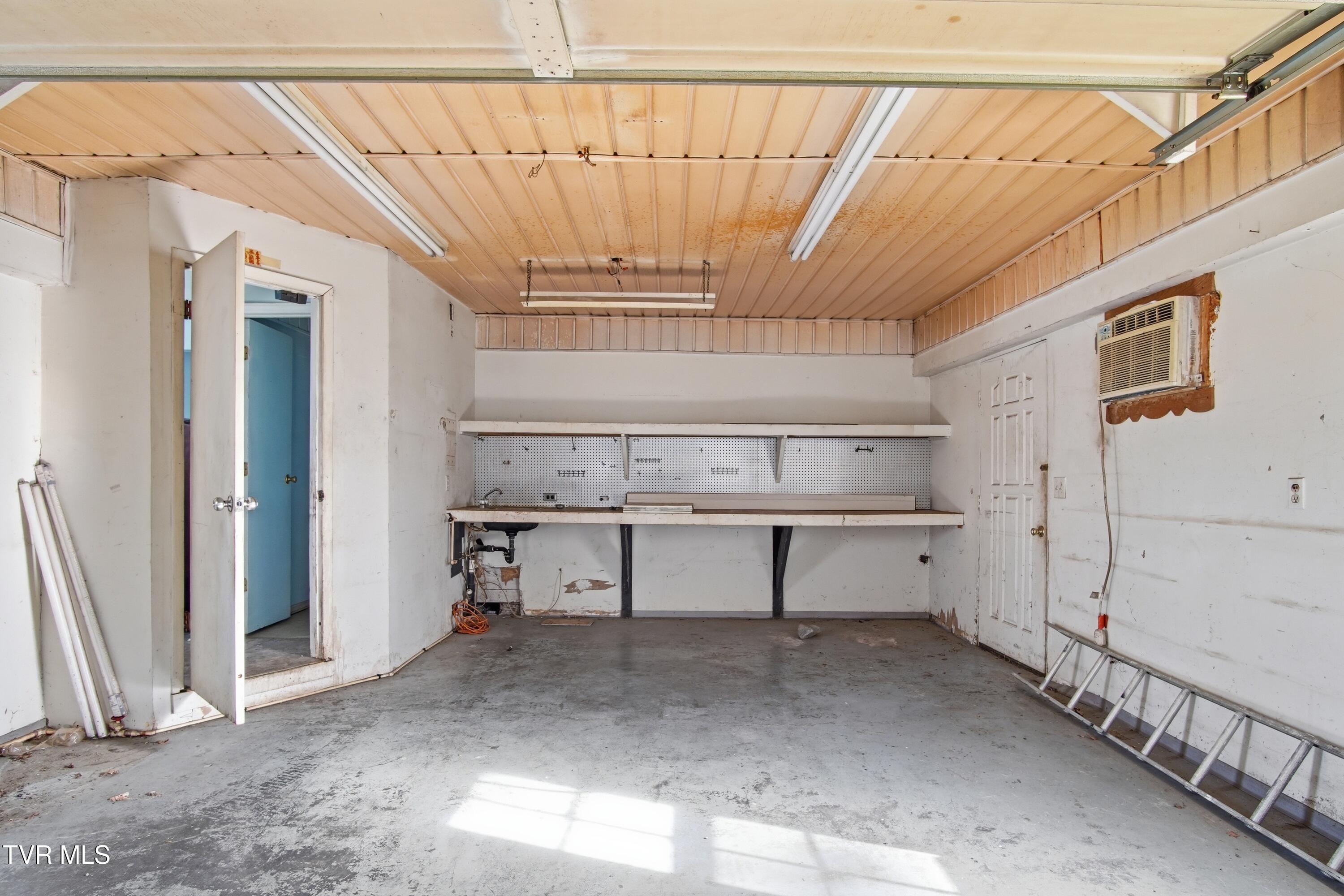 380 Oak Grove Road Gray, TN 37615 - Photo 33 of 39 DSC00055