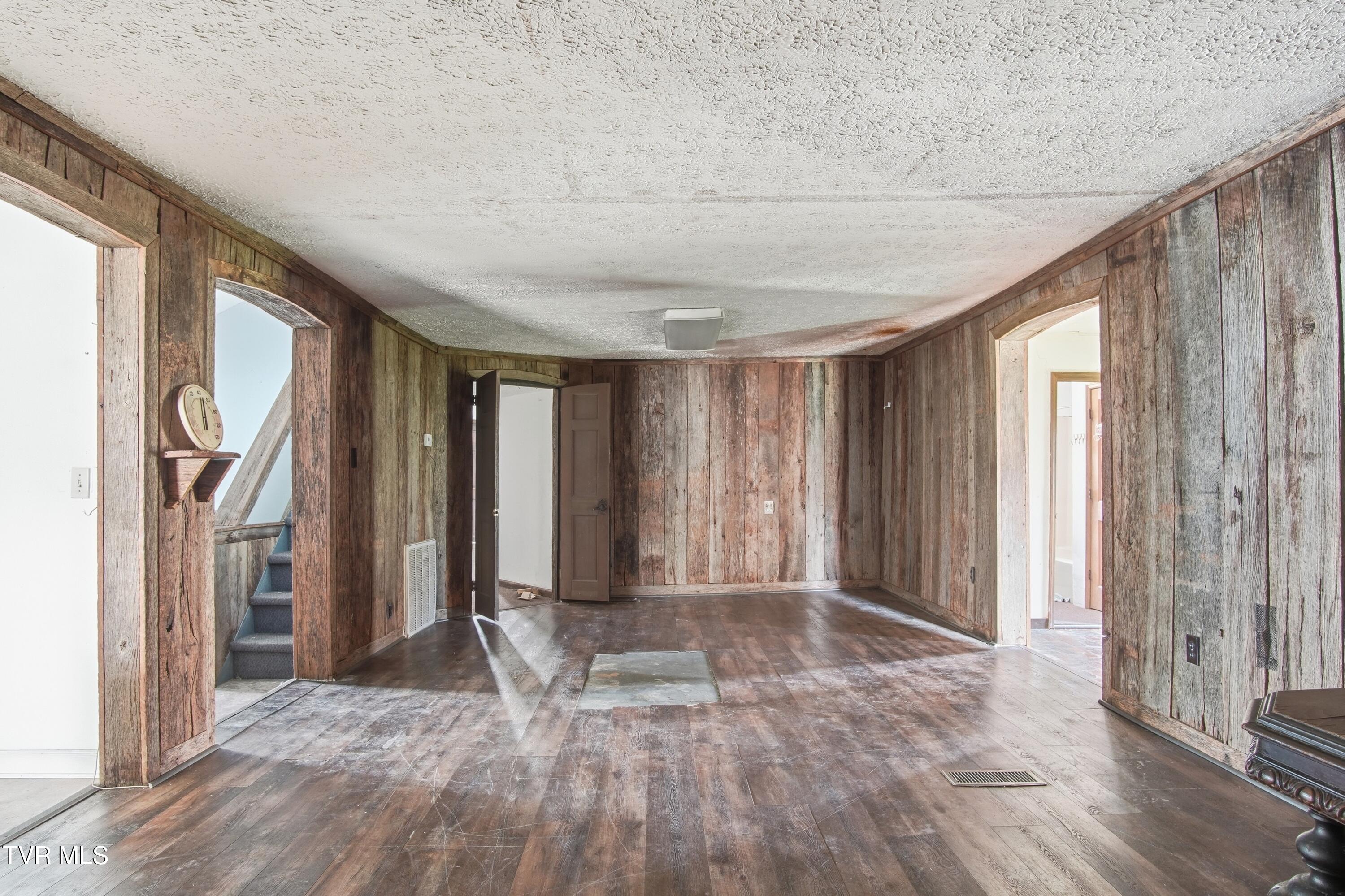 380 Oak Grove Road Gray, TN 37615 - Photo 4 of 39 DSC00031