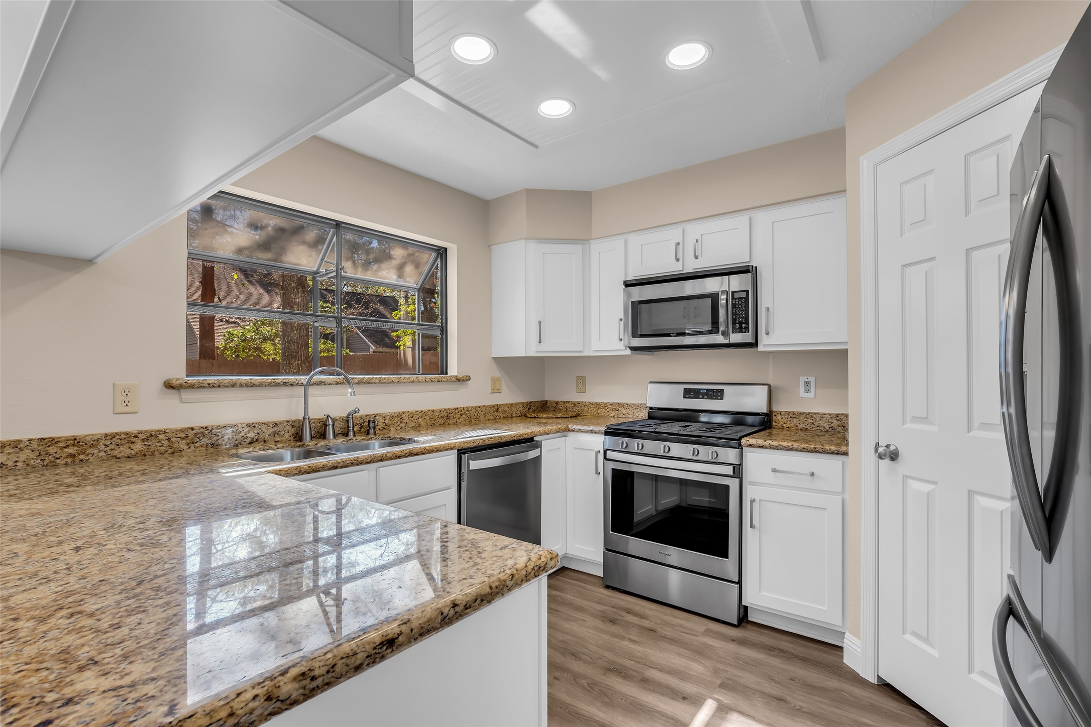 6 Dusky Meadow Place Spring, TX 77381 - Photo 15 of 28