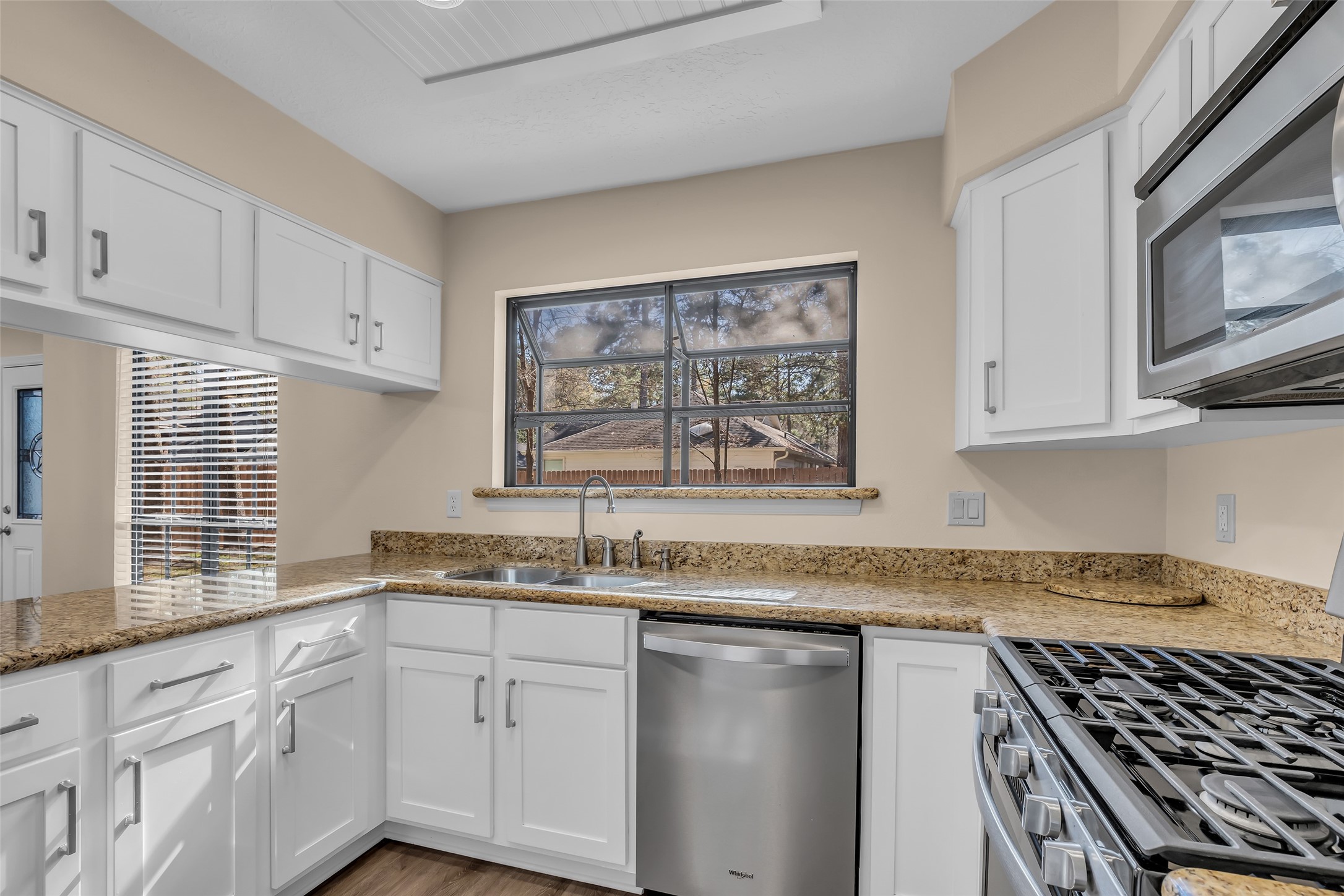 6 Dusky Meadow Place Spring, TX 77381 - Photo 16 of 28