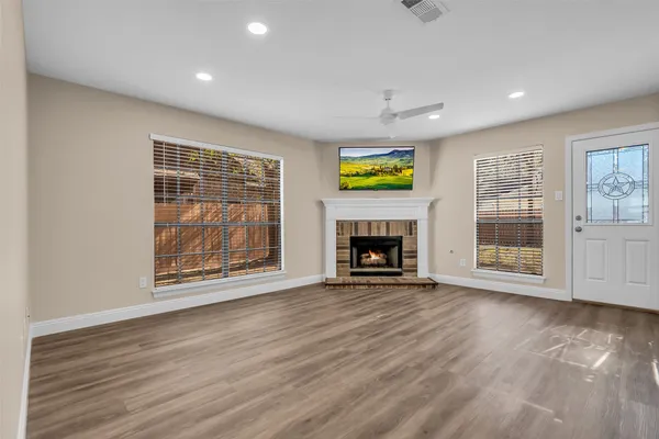 $2,900 | 6 Dusky Meadow Place, Spring, TX 77381