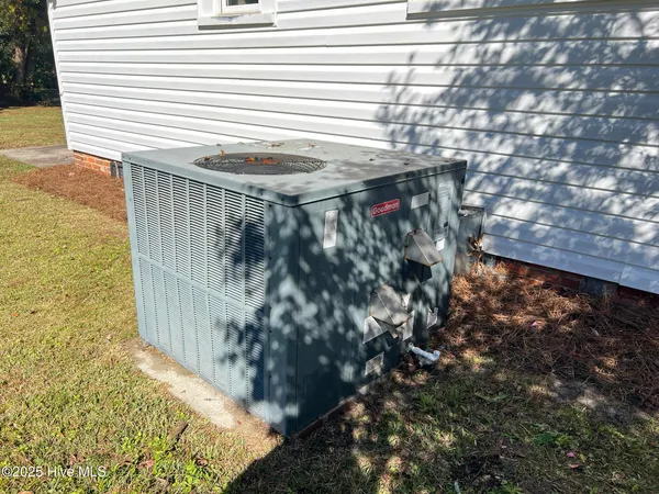 $229,900 | 10140 North College Street, Clarkton, NC 28433