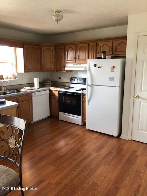 225 Dustin Way Shepherdsville, KY 40165 - Photo 6 of 15 kitchen