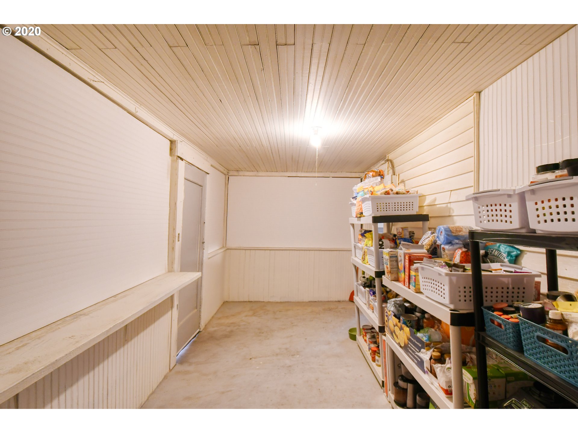 624 Southeast 3rd Street Pendleton, OR 97801 - Photo 15 of 31 Kitchen/Outside
