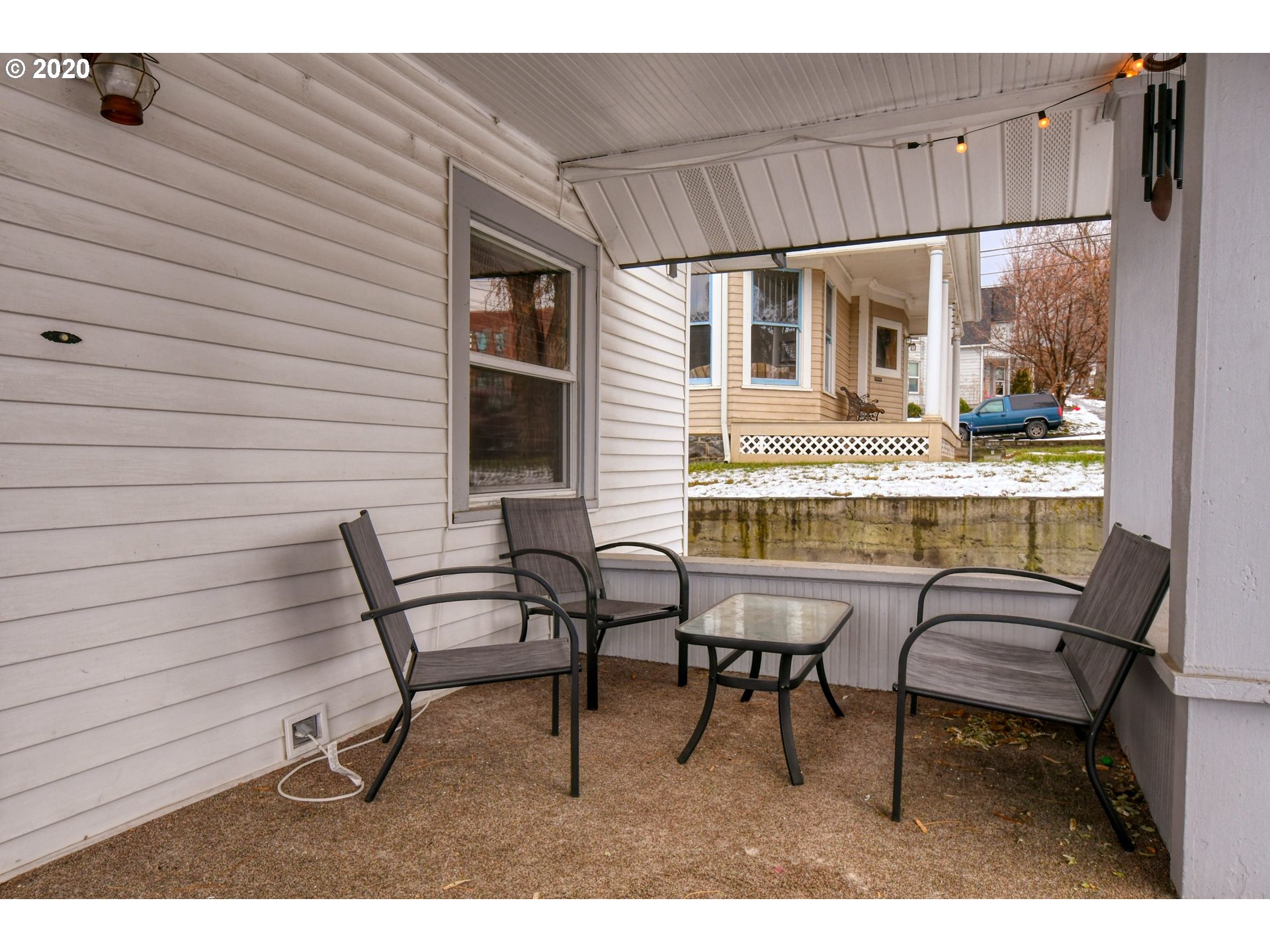 624 Southeast 3rd Street Pendleton, OR 97801 - Photo 5 of 31 Porch