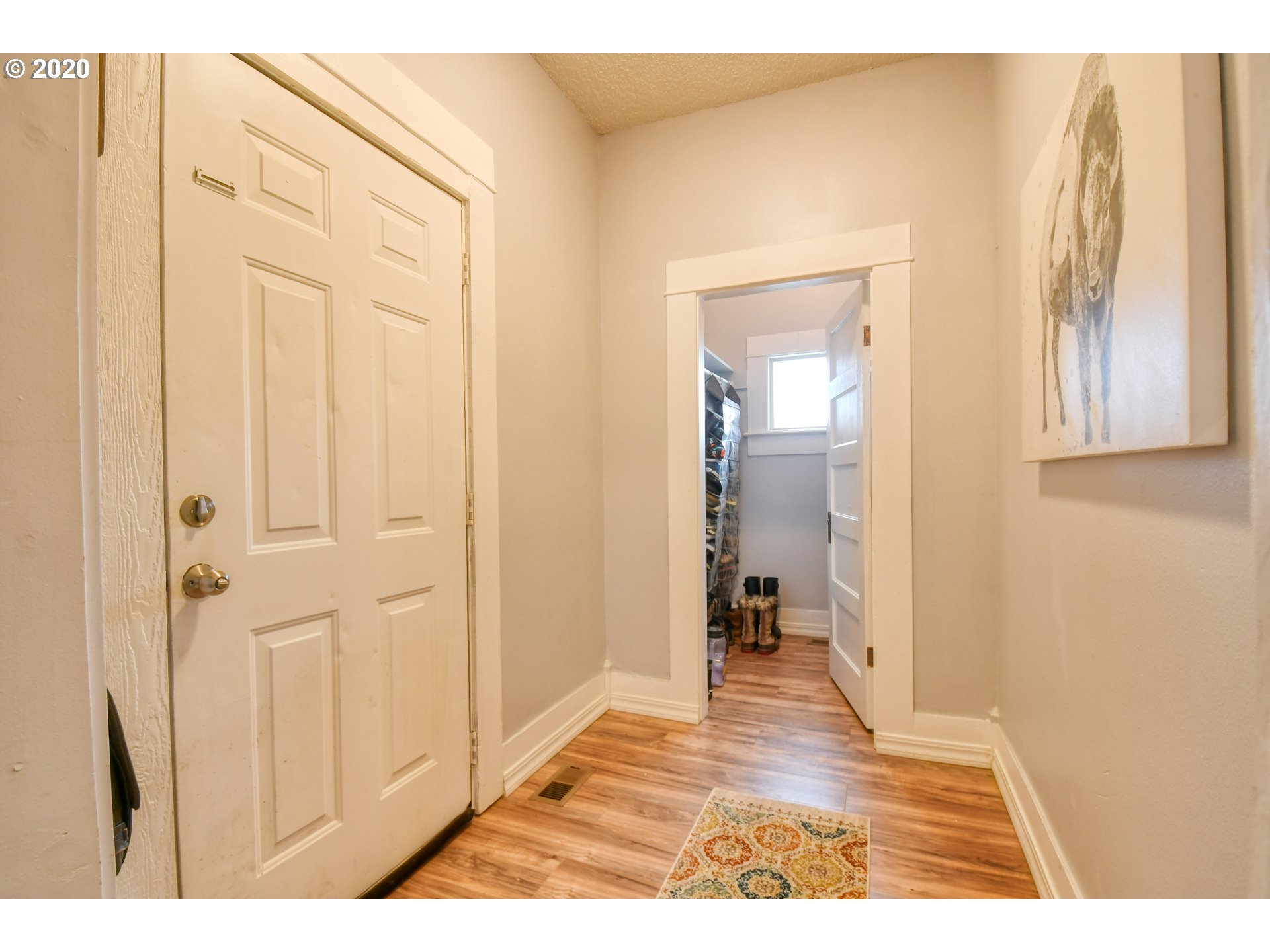 624 Southeast 3rd Street Pendleton, OR 97801 - Photo 6 of 31 Entrance/Foyer