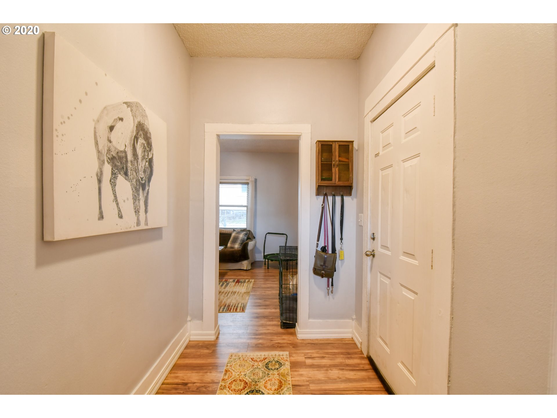 624 Southeast 3rd Street Pendleton, OR 97801 - Photo 7 of 31 Entrance/Foyer