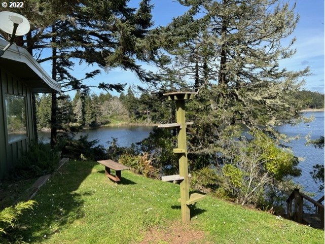53425 Warbler Road Bandon, OR 97411 - Photo 11 of 32 Gallery Image 11