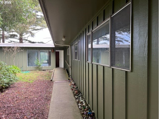 53425 Warbler Road Bandon, OR 97411 - Photo 4 of 32 Gallery Image 4