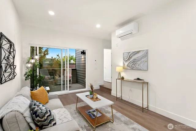 $749,850 | 117 Wells Avenue South, Unit D, Renton, WA 98057