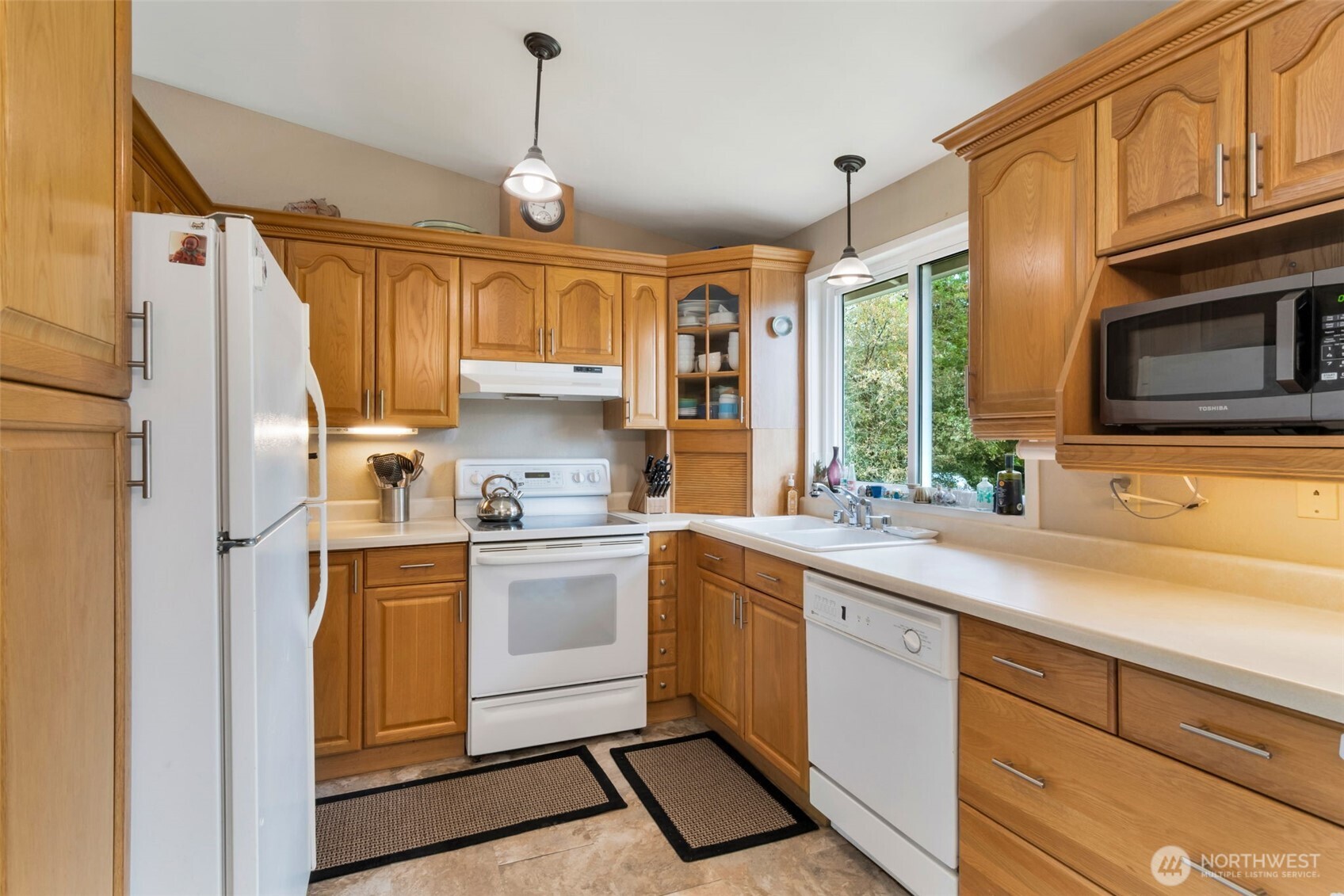 608 91st Place Southwest Everett, WA 98204 - Photo 5 of 15