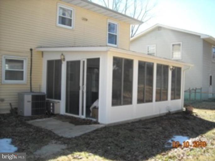 942 Fall Ridge Way Gambrills, MD 21054 - Photo 14 of 15 Sunroom
