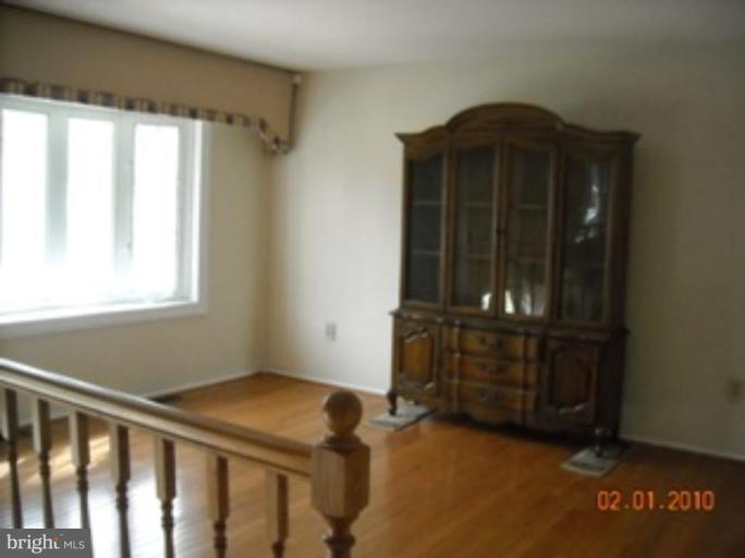 942 Fall Ridge Way Gambrills, MD 21054 - Photo 6 of 15 Living Room #2
