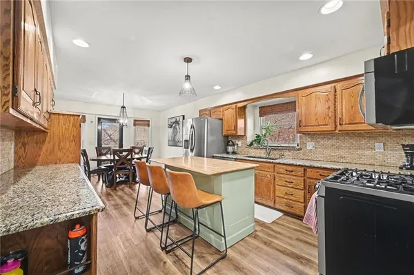 $565,000 | 1404 Colony Drive, Kearney, MO 64060