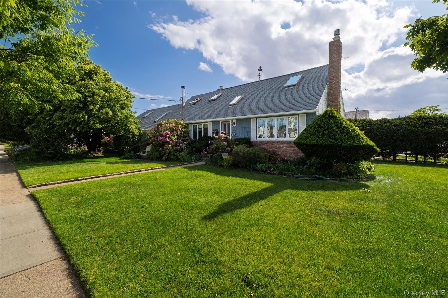 34 Seabreeze Road Massapequa, NY 11758 - Photo 5 of 25