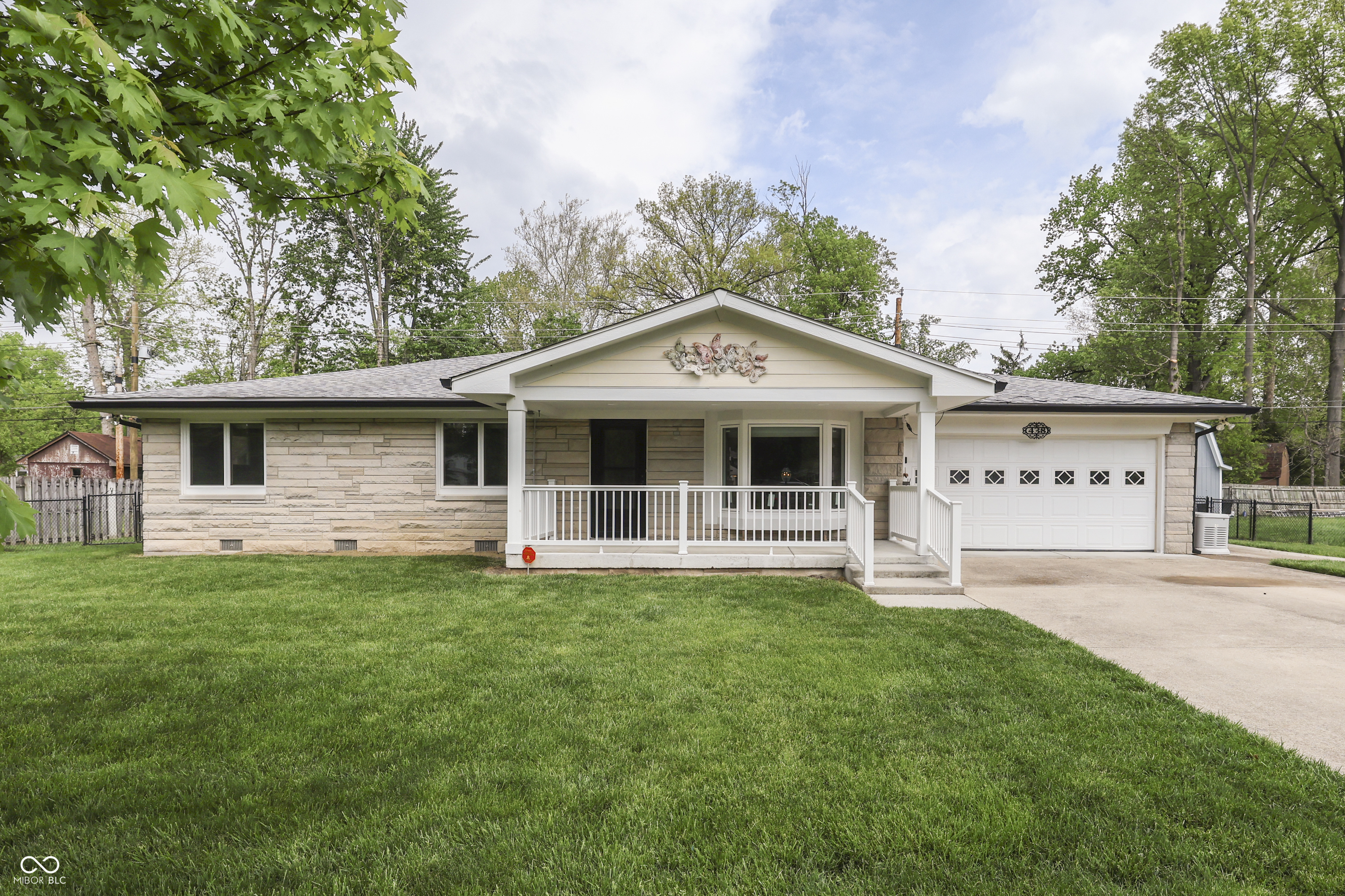 438 Griffin Road Indianapolis, IN 46227 - Photo 1 of 33