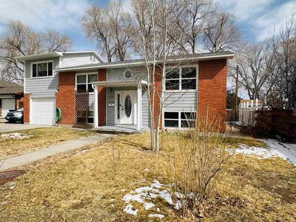 $320,000 | 1009 Sherry Drive, Riverton, WY 82501