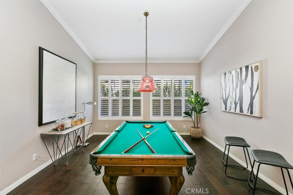 1486 Valley Drive Norco, CA 92860 - Photo 14 of 66 a room with furniture and a window