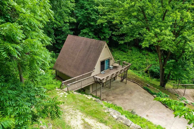 $325,000 | 1002 Tanglewood Drive, Mcgregor, IA 52157